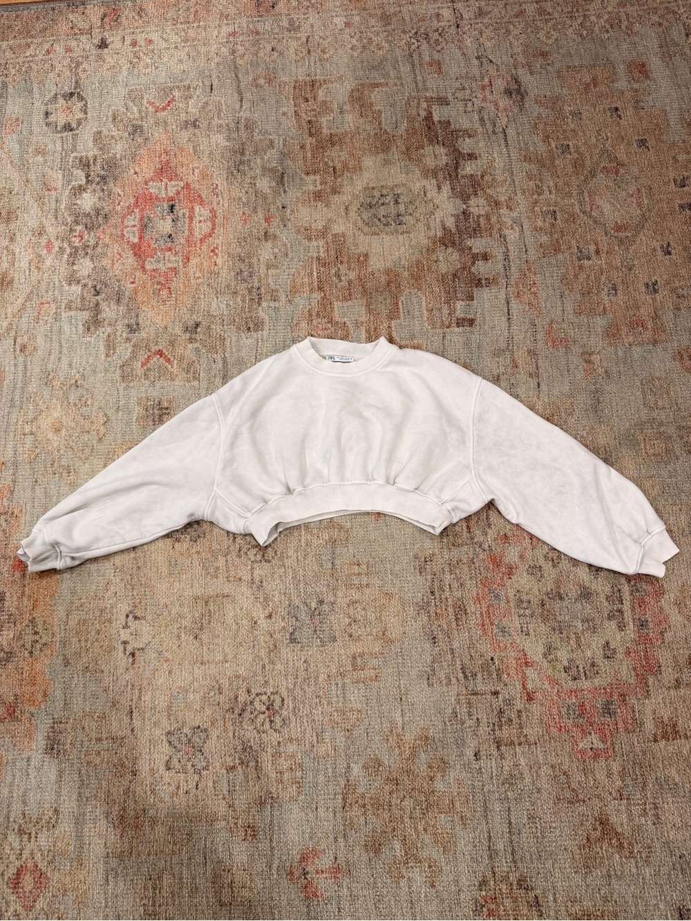 Zara White Cropped Crewneck Sweatshirt